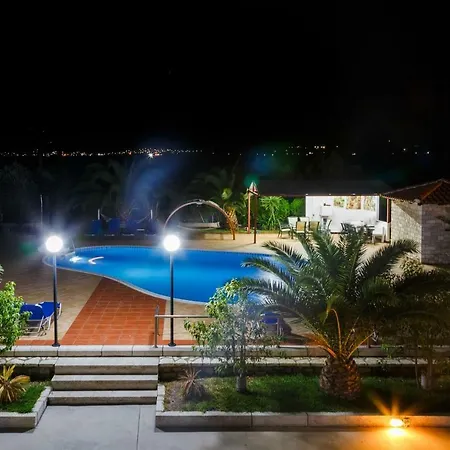 Glyfada * Parálion Ástros