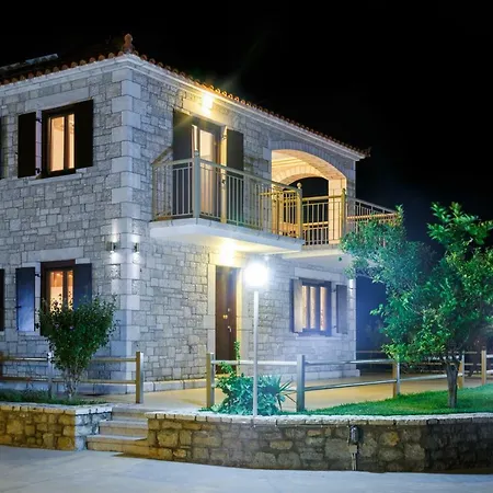 Vakantiehuis Glyfada Parálion Ástros