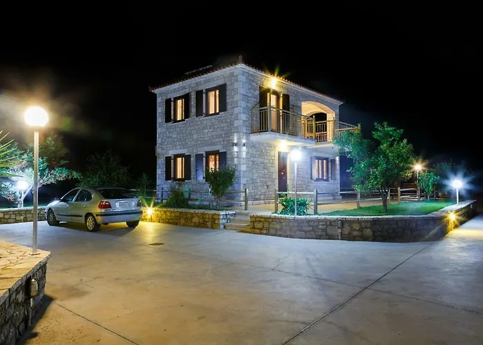 Glyfada Parálion Ástros