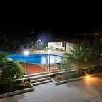 Glyfada * Parálion Ástros