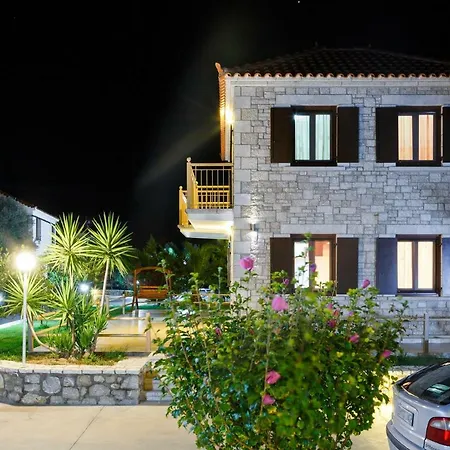 Glyfada * Paralio Astros
