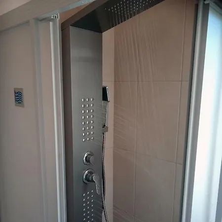 Glyfada * Parálion Ástros